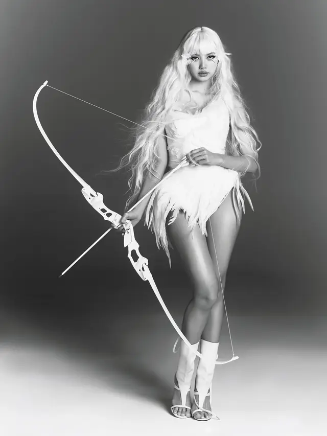 Lisa BLACKPINK Berdandan Jadi Cupid Penggoda di Hari Valentine 2026, Pasang Sayap di Punggung