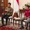 Wakil Presiden (Wapres) Gibran Rakabuming Raka bertemu demonstran dari kalangan mahasiswa di Istana Wakil Presiden Jakarta, Senin (15/6) (Biro Pers, Media, dan Informasi Sekretariat Wakil Presiden)