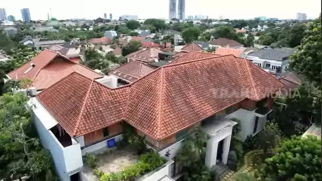 Potret rumah megah Gladys Suwandhi (YouTube/TRANS7 OFFICIAL)
