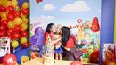 Penyanyi dangdut Ayu Ting Ting baru saja menggelar acara ulang tahun putrinya, Bilqis Khumairah Razak. Ulang tahun keempat itu tidak dirayakan secara mewah seperti sebelumnya. (Instagram/ayutingting92)