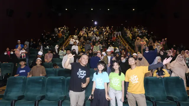 Nobar film Surga Dibawah Langit