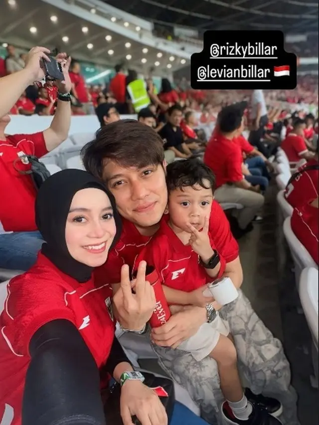 Potret Artis Nonton Timnas