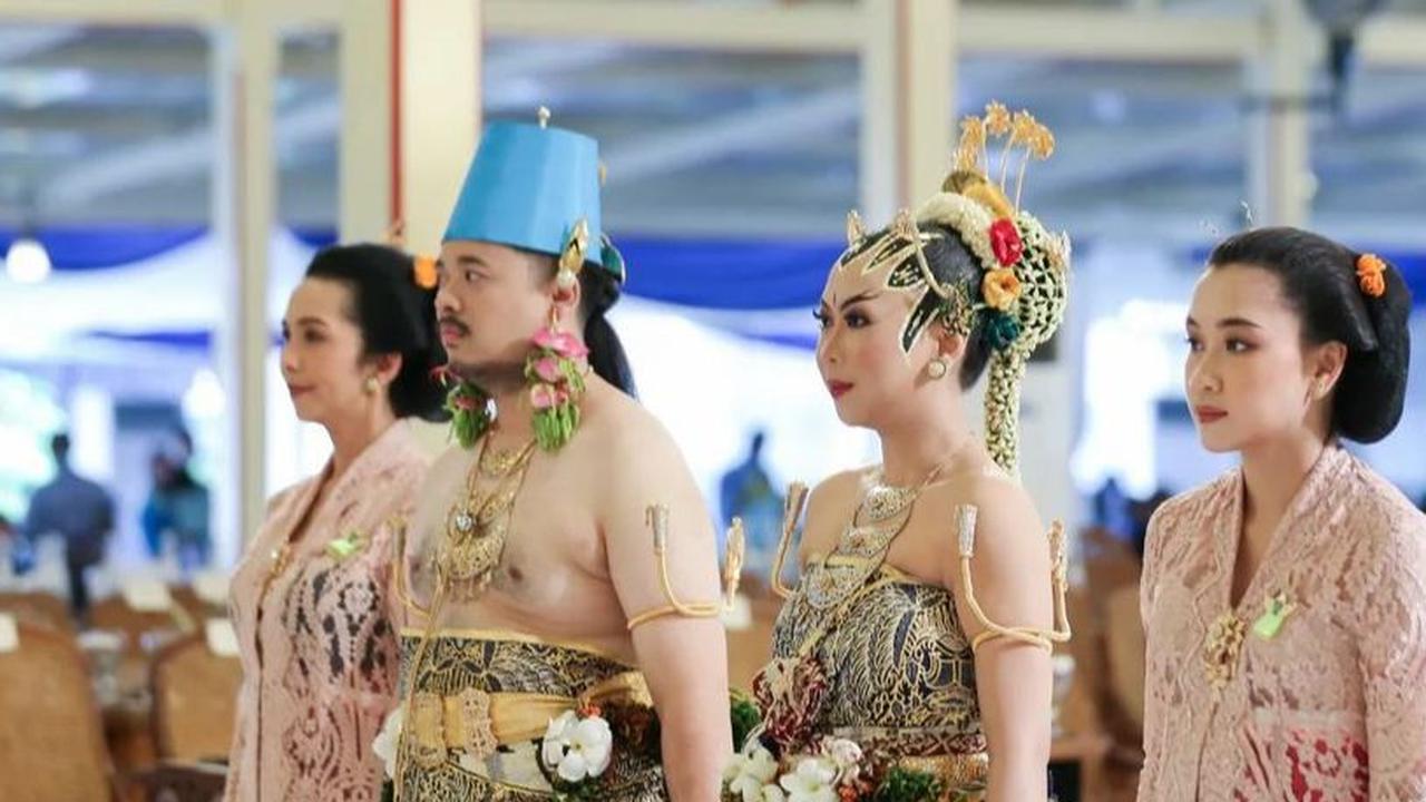 B.P.H. Kusumo Kuntonugroho merupakan putra bungsu Wakil Gubernur DIY dan Adipati Pakualaman KGPAA Paku Alam X dengan GKBRAA Paku Alam.<br>