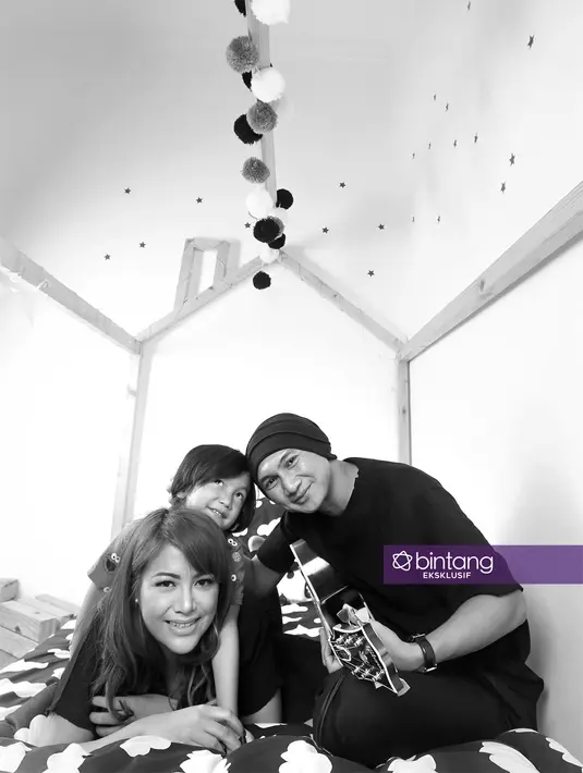 Keduanya merencanakan menikah pada 11 Desember 2011 di Surabaya Jawa Timur. Namun rencana itu gagal lantaran suatu hal. Keduanya diam-diam membangun kembali kisah cintanya. (Bambang E. Ros/Bintang.com)