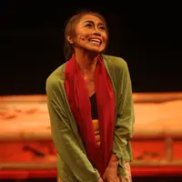 Trie Utami memerankan tokoh Srintil. (Foto: Istimewa)