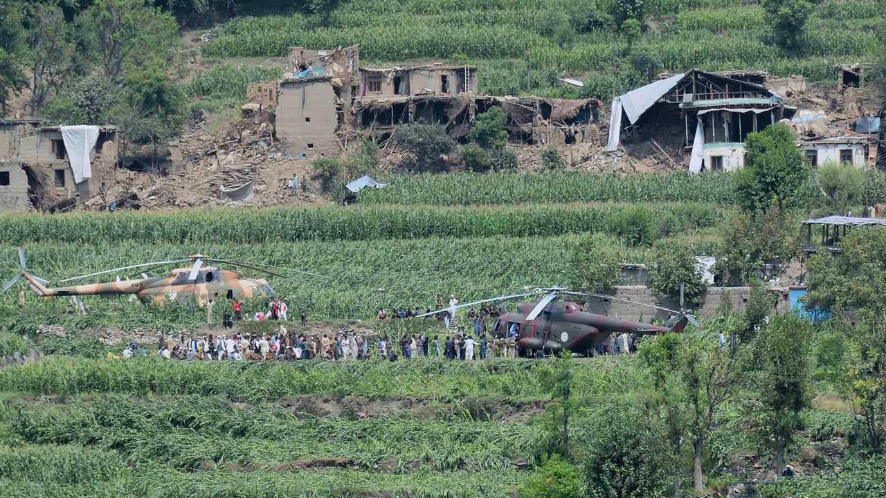 FOTO: Pemandangan Pilu, Gempa Hancurkan Satu Desa di Afghanistan