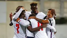 Para pemain Inggris melakukan selebrasi usai Bukayo Saka mencetak gol ke gawang Andorra pada pertandingan kualifikasi Grup I Piala Dunia 2022 di National Stadium, Andorra la Vella, 9 Oktober 2021. Inggris menang 5-0. (AP Photo/Joan Monfort)