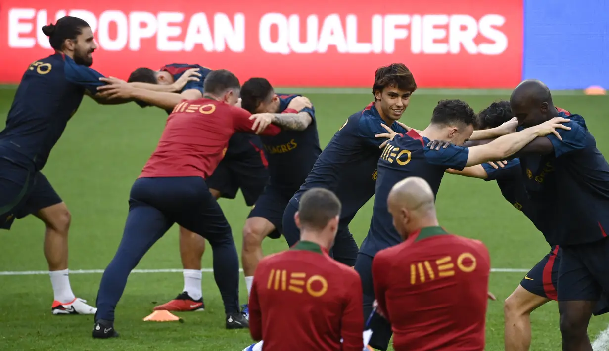 Timnas Portugal akan menjamu Slovakia di Estadio do Dragao pada Sabtu, 14 Oktober 2023, jam 01:45 WIB. (MIGUEL RIOPA / AFP)