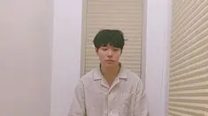 “Hal itu tidak membuat aku merasa jelek sama sekali karena aku bangga dengan penampilan seperti ini,” ucap Ryu Jun Yeol. (Instagram/ryusdb)