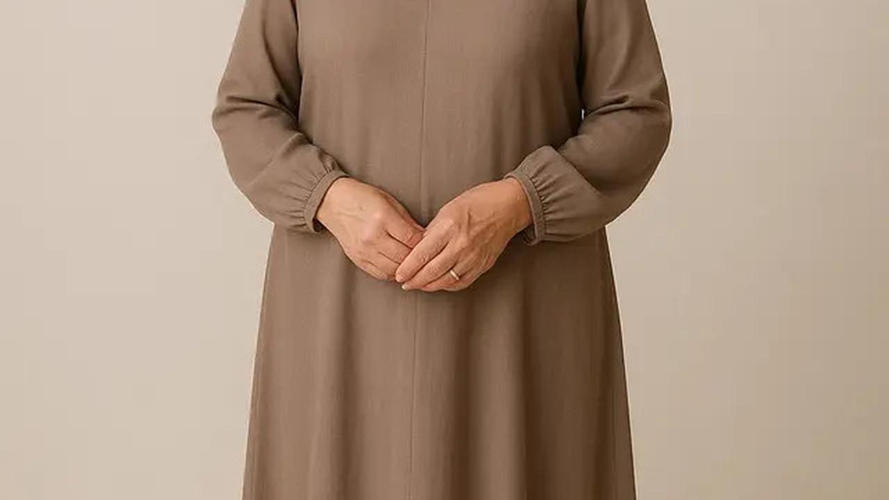 8 Model Gamis Terbaru untuk Usia 60-an, Tampil Modis dan Nyaman Sepanjang Hari