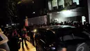 Pantauan Liputan6.com di Gedung KPK, pihak yang tertangkap itu adalah 3 orang perempuan dan 2 orang laki-laki. Kelimanya kemudian langsung digiring menuju salah satu ruang, Jumat (18/07/2014) (Liputan6.com/Faisal R Syam)