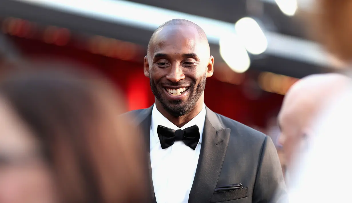 Dilansir dari refinery29, Kobe pun melakukan perbuatan tersebut pada tahun 2003. Sayang, isu tersebut pun langsung holang begitu saja usai penuntut menolak untuk melakukan tes. (CHRISTOPHER POLK / GETTY IMAGES NORTH AMERICA / AFP)