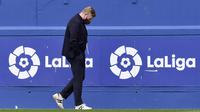 Petaka Suarez di Camp Nou terjadi saat kedatangan Ronald Koeman di Barcelona. Pelatih Belanda itu tidak memasukkan mantan striker Liverpool itu ke dalam skema taktiknya.(AP/Alvaro Barrientos)