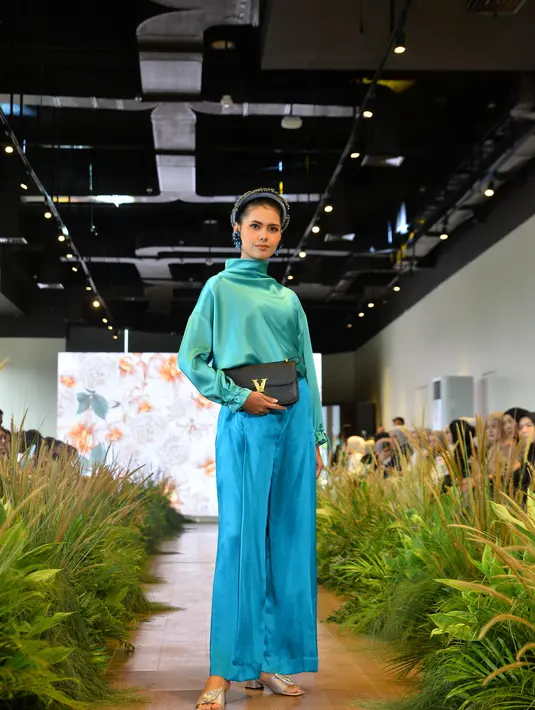 Vone World menjadi salah satu opsi jitu untuk tampil bergaya dengan tas kulit asli dan berkualitas. Untuk produk maxi bag dimulai dari harga Rp 2.300.000, sedangkan mini bag dari harga Rp 2.850.000 dan mini croco bag sekitar Rp 3.280.000. [Foto: dok Vone World.]