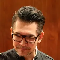 Selain menjalani usaha kuliner, Ferry Salim ternyata piawai di dapur bereksperimen dengan berbagai resep masakan. Menurutnya pria yang bisa masak punya nilai lebih di mata wanita.