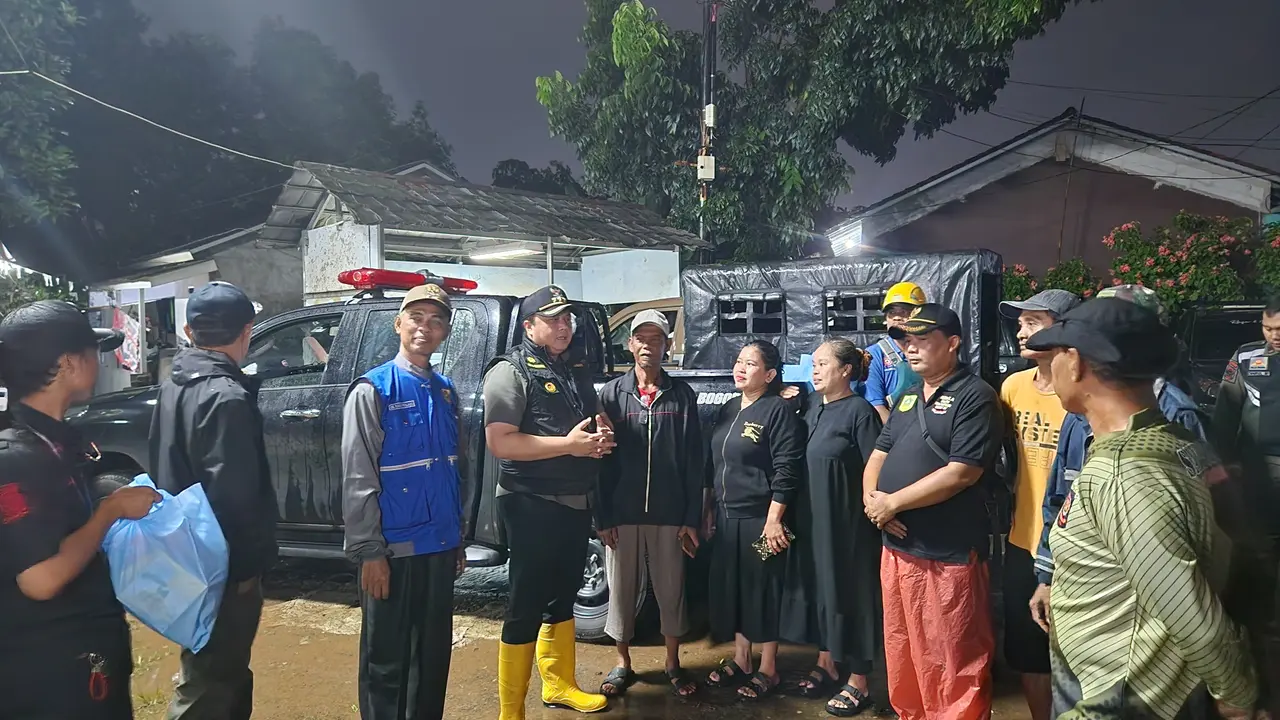 Bantu Korban Banjir Bogor, Kemensos Salurkan Bansos Senilai Rp227 Juta