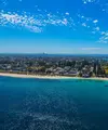 Dari lapangan golf kelas dunia hingga pemandangan alam spektakuler, kawasan ini menawarkan cara berbeda menikmati perjalanan. [Dok/Tourism Western Australia].