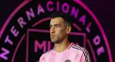 Sergio Busquets mengumumkan akan pensiun melalui video unggahannya di akun sosial media pribadinya pada Jumat (26/09/2025). (AFP/Megan Briggs)