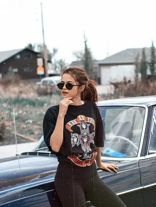 Selena Gomez sendiri merasa bersalah karena Francia bukanlah keluarganya namun bersedia mendonorkan ginjal untuknya. (instagram/selenagomez)