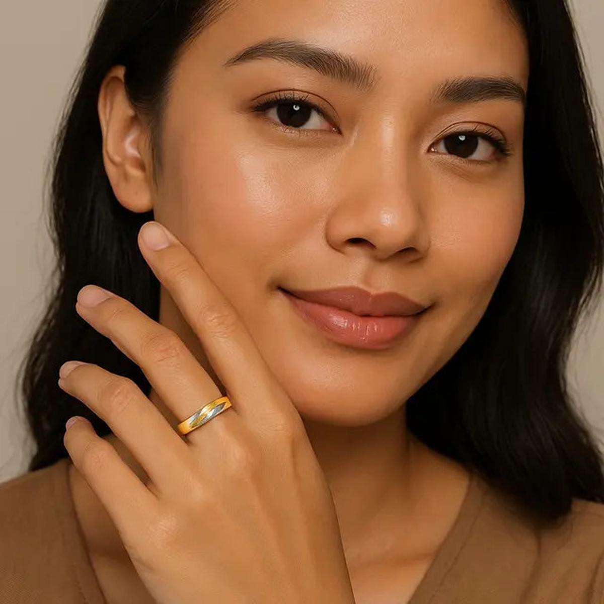 7 Model Cincin Emas yang Terlihat Simpel Tapi Bikin Tangan Terlihat Cantik dan Mewah