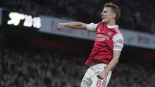 Arsenal unggul tiga gol terlebih dahulu lewat aksi Martin Odegaard pada menit 18 dan 31 lalu Gabriel Jesus mencetak gol tambahan pada menit 34. Chelsea baru membalas di babak kedua melalui gol Noni Madueke pada menit 65. (AP Photo/Kin Cheung)