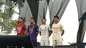 Launching jersey Persita Tangerang menuju BRI Super League 2025/2026. (Hendry Wibowo/Bola.com)