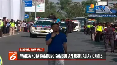 Api obor Asian Games 2018 tiba di Kota Bandung, Jawa Barat, Sabtu 11 Agustus 2018 pagi dan disambut dengan meriah oleh warga Kota Kembang.