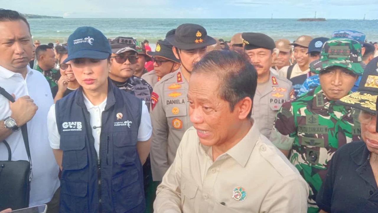 Menteri Pariwisata: Sampah di Pantai Bali Bisa Turunkan Devisa dan Kunjungan Turis