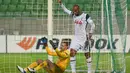 Gelandang Tottenham Hotspur, Lucas Moura berselebrasi usai mencetak gol ke gawang Ludogorets Razgrad pada pertandingan grup J Liga Europa di Stadion Huvepharma Arena, Razgrad, Bulgaria (5/11/2020). Tottenham menang 3-1 atas Ludogorets Razgrad. (AFP/Nikolay Doychinov)