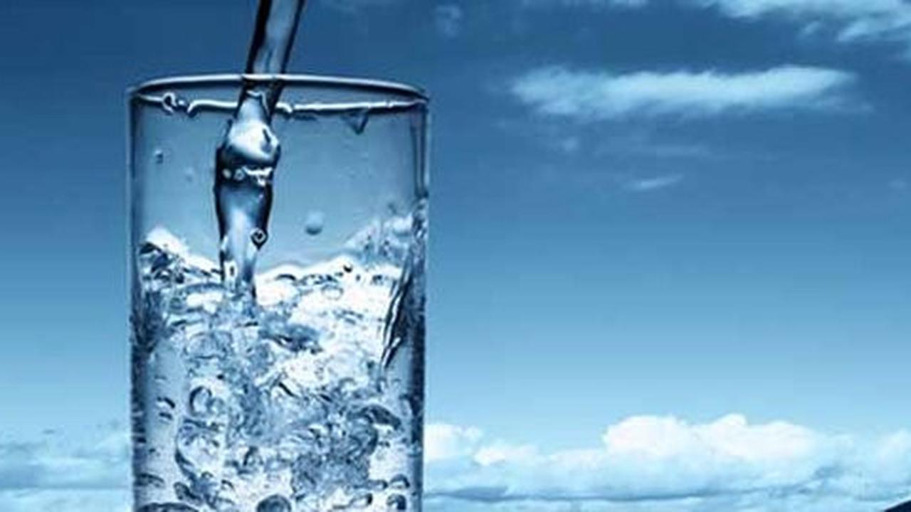 Minum air