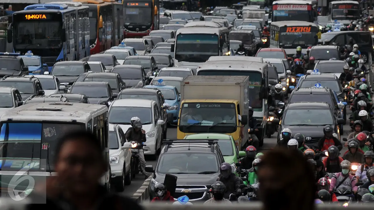20160405- Hari Pertama Penghapusan 3 in 1 Jalan Sudirman Macet Parah-Jakarta- Johan Tallo
