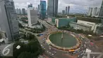 Suasana gedung bertingkat di kawasan Bundaran HI, Jakarta, Rabu (21/12). Tahun 2016 akan berakhir, tetapi penerimaan pajak sepanjang Januari-November ini baru mencapai 71 persen dari target Rp 1.355,2 triliun di APBNP 2016. (Liputan6.com/Angga Yuniar)