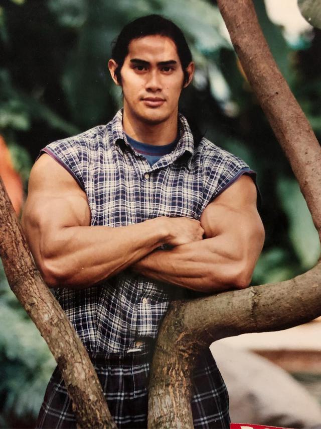 Sudah Kepala Lima, Ini 7 Potret Transformasi Ade Rai yang Pernah Kurus Saat Kecil