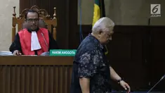 Terdakwa dugaan suap anggota Komisi I DPR 2014-2019 Fayakhun Andriadi terkait penambahan anggaran untuk pengadaan proyek satelit monitoring dan drone Bakamla, Erwin Syaaf Arief saat menjalani sidang lanjutan di Pengadilan Tipikor, Jakarta, Senin (5/8/2019). (Liputan6.com/Helmi Fithriansyah)