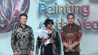 Ni Nyoman Sani berhasil memenangkan penghargaan 13th UOB Painting of The Year Indonesia. (dok. UOB)