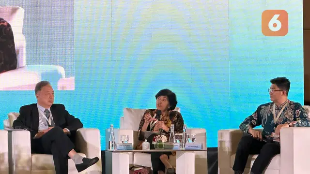 Peneliti Badan Riset dan Inovasi Nasional (BRIN) sekaligus Co-Founder FPCI Dewi Fortuna Anwar dalam acara Jakarta Forum on ASEAN-China Relations di Jakarta, Jumat (1/11/2024). (Liputan6.com/Benedikta Miranti)