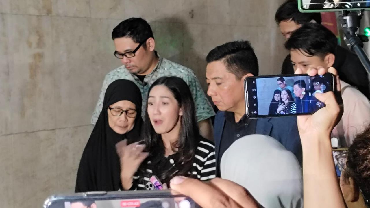 Di saat yang bersamaan, kuasa hukum Tamara, Sandi Arifin menjelaskan perihal kedatangan dia bersama kliennya.<br>