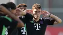 Bek Prancis Bayern Munchen #05 Benjamin Pavard menghadiri sesi latihan publik di lapangan klub di Munich, Jerman selatan, pada 22 Agustus 2023. (Photo by Christof STACHE / AFP)