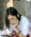 Kita perlu untuk melakukan rutinitas sore tanpa screen time untuk menenangkan pikiran setelah bekerja. (Foto/dok: Freepik/jcomp)