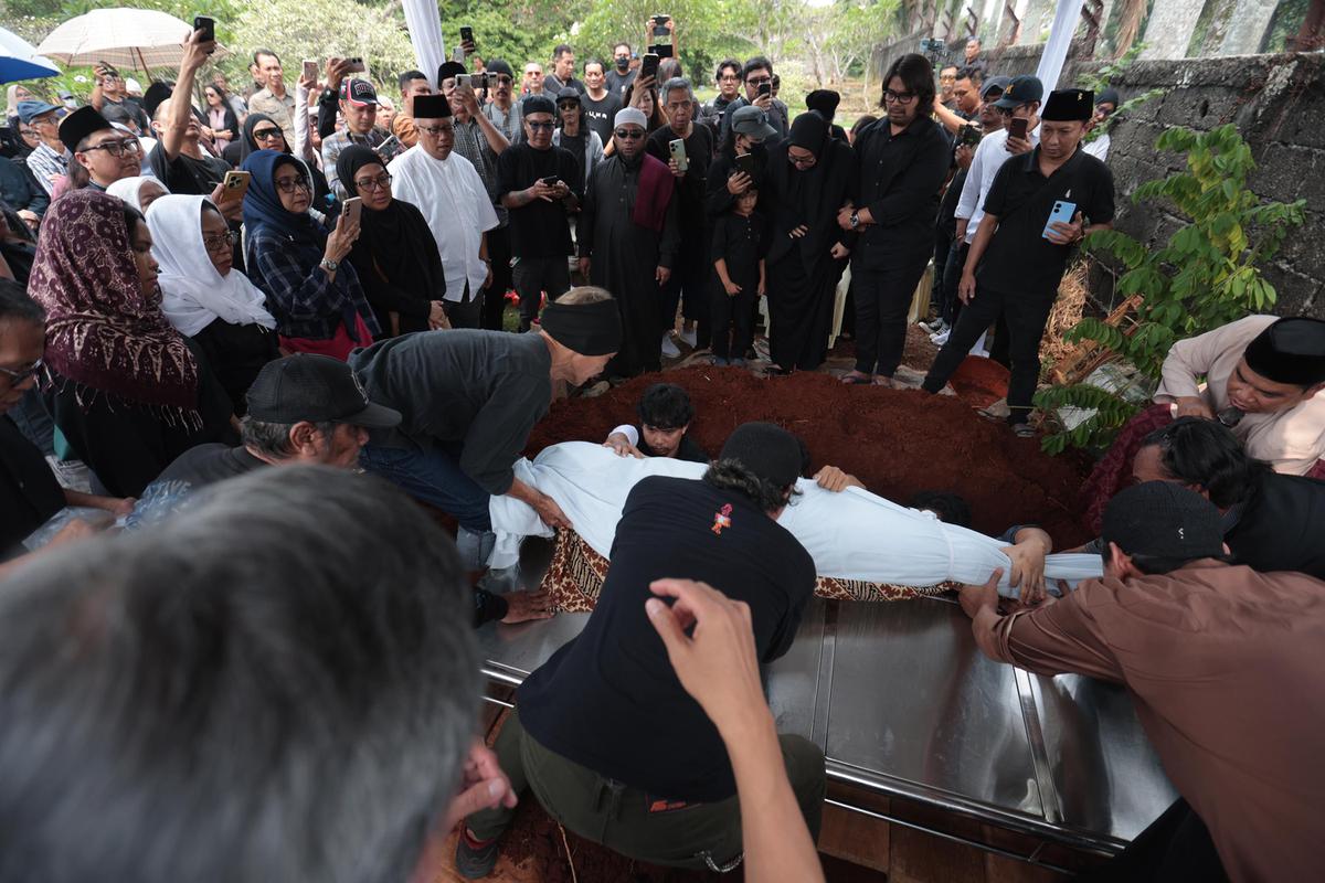 Suasana Haru Selimuti Pemakaman Doddy Katamsi