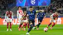 Lautaro tampil gemilang dengan mencetak hattrick ke gawang Monaco dan menjadi bintang utama kemenangan Inter. (AP Photo/Luca Bruno)