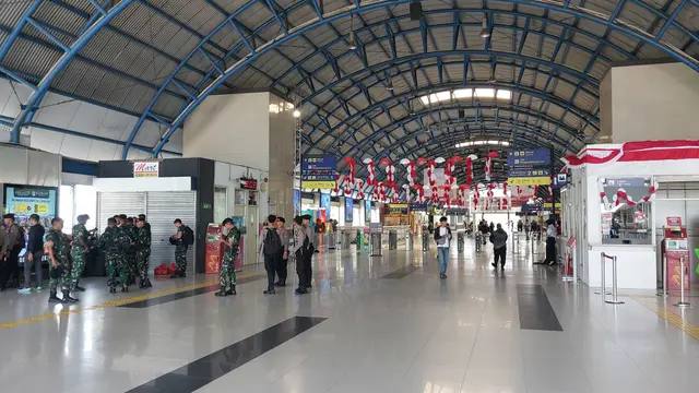 Kondisi Stasiun KRL Palmerah pada Kamis (28/8/2025) terlihat normal.