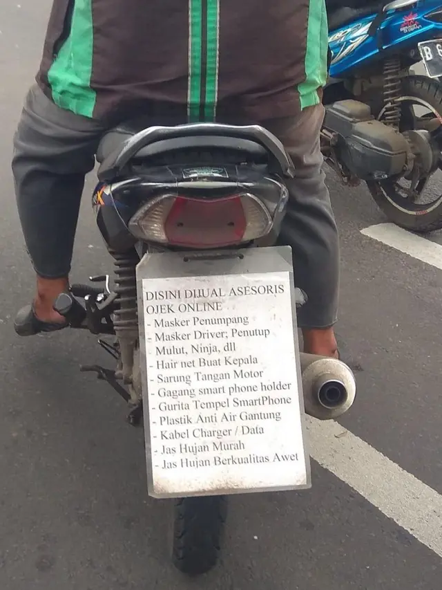 Potret Nyeleneh Plat Motor Driver Ojek Online Ini Malah Bikin Bingung