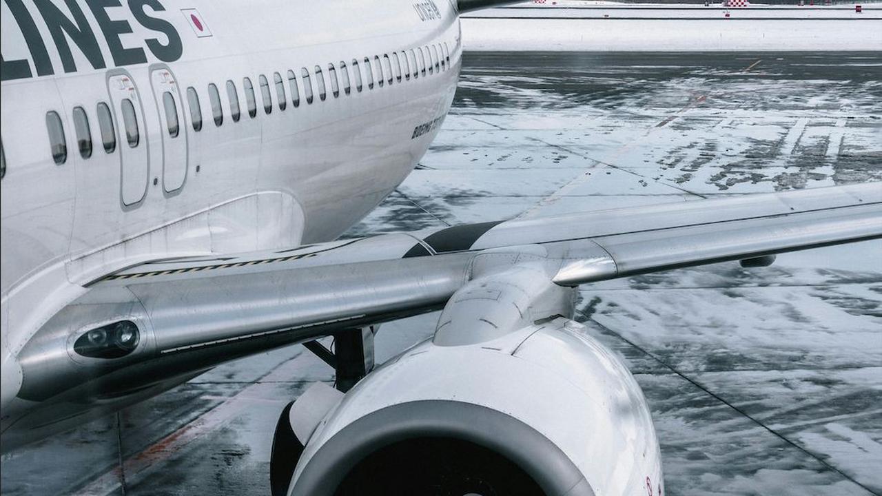 Saat Pesawat Turbulensi, Apa yang Harus Dilakukan Penumpang?
