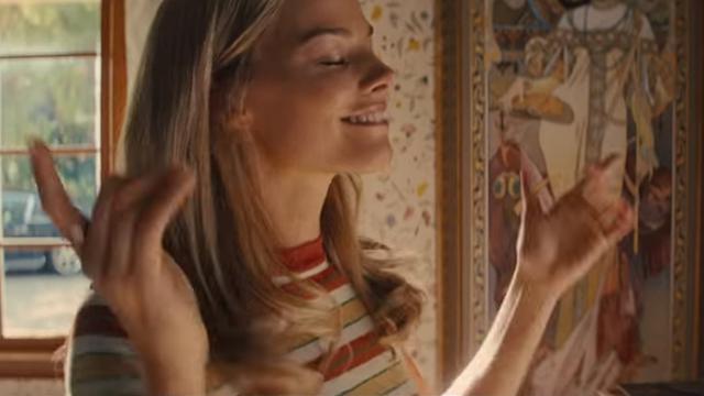 Margot Robbie dalam Once Upon A Time in Hollywood (YouTube/  Sony Pictures Entertainment)