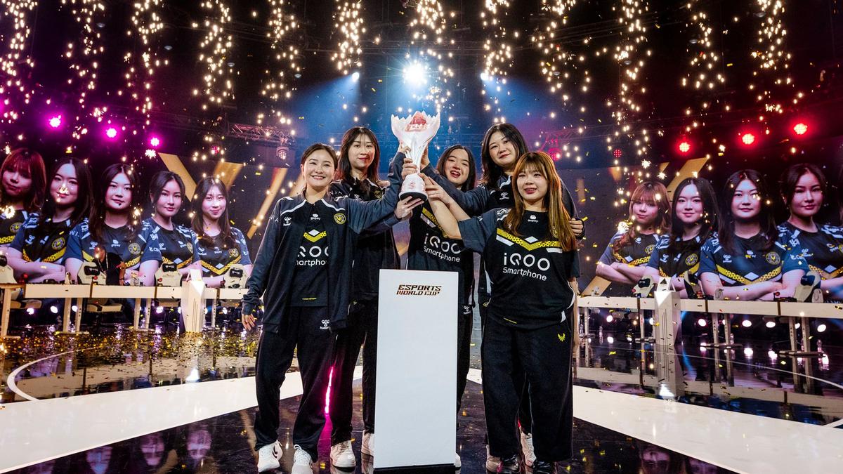 Bangga! Tim Esports Indonesia Ukir Prestasi Global di EWC 2025