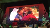 Presiden Republik Indonesia Kelima Megawati Soekarnoputri dan Presiden RI Keenam Susilo Bambang Yudhoyono datang ke resepsi makan malam KTT G20 di Area Taman Budaya Garuda Wisnu Kencana, Bali (Liputan6.com/Teddy Tri Setio Berty)