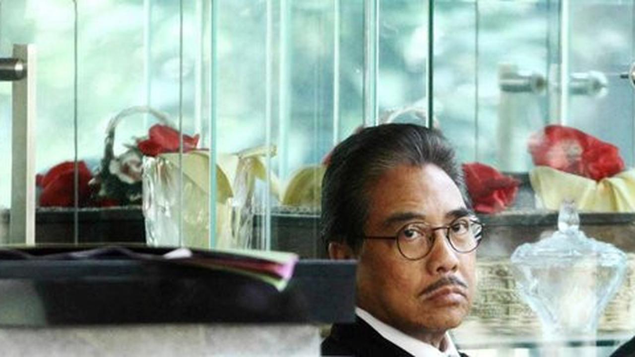 Sewa pengacara kondang Hotma Sitompul
