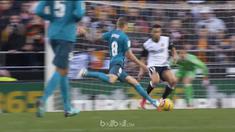 Cristiano Ronaldo menjaga performanya yang mengesankan dengan dua gol penalti di babak pertama, ketika Real Madrid menang mudah at...