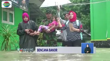 Puskesmas Cawas di Klaten, Jawa Tengah, terendam banjir, empat pasien dievakuasi ke rumah sakit dan puskesmas lain.